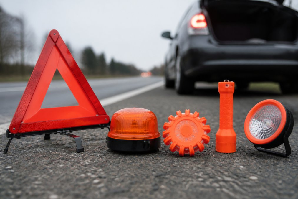 best-emergency-warning-lights-for-cars-1787627551 Roadflash|Best Emergency Warning Lights for Cars